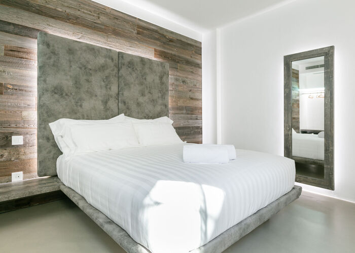 16 | Deluxe Double Room